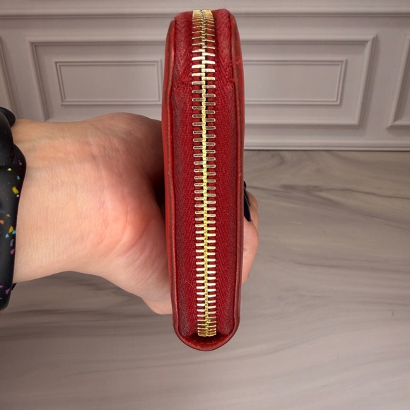 Prada Saffiano Red Zip-Around Long Wallet – Very Good Condition - Picture 7 of 15